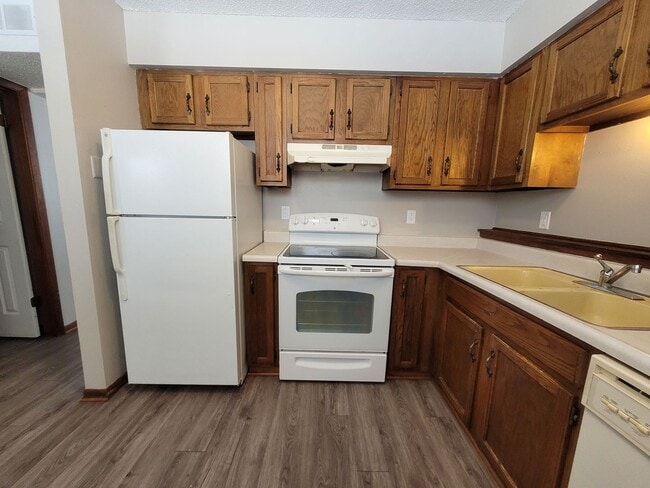 Building Photo - 1761-1763 E Lacona Avenue