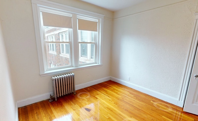 Building Photo - 9/1 No Fee! spacious studio w/updated eat in kitchen near B/C/D trains