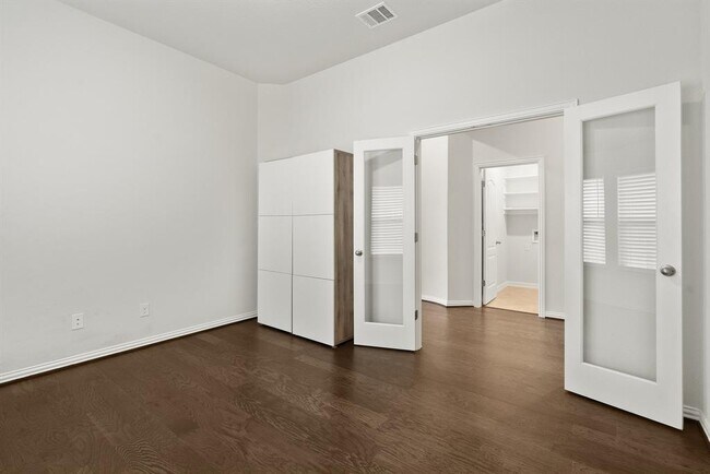 Building Photo - 223 Oleander Loop