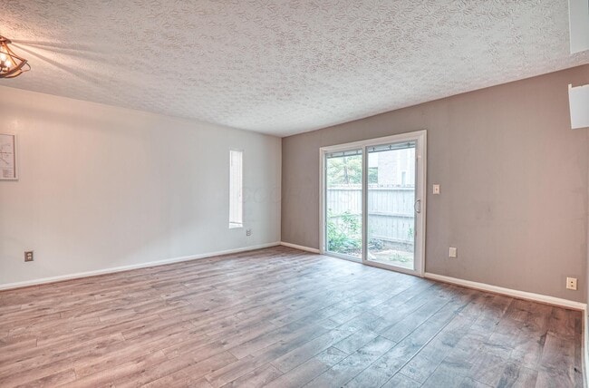 Building Photo - 940 Quay Ave