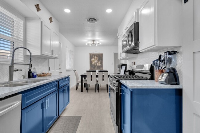 Building Photo - 9805 Sugarberry Dr