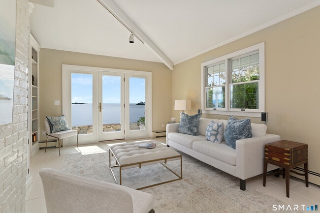 Building Photo - 34 Shorehaven Rd