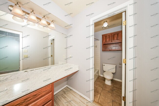 Building Photo - 1708 Yosemite Pl