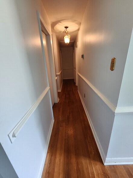 Building Photo - 8176 Surrey Ct