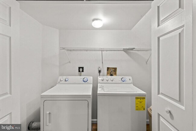 Building Photo - 8540 Harvest View Ct