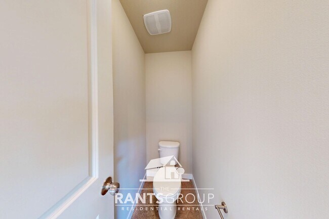 Building Photo - Leah's Landing