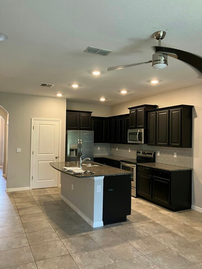 Building Photo - 2531 Midnight Pearl Dr