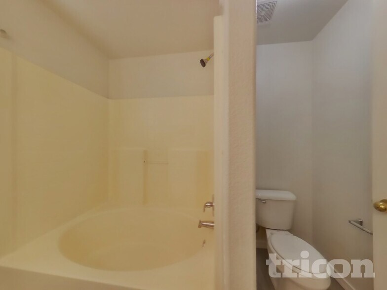 Building Photo - 7437 W Elwood St