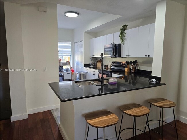 Building Photo - 738 NE 90th St