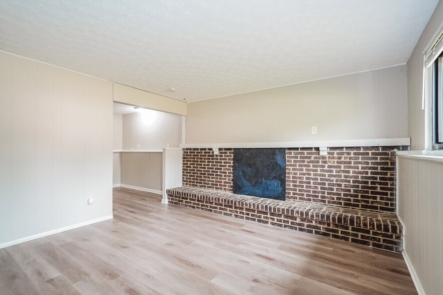 Building Photo - 1284 Falene Pl