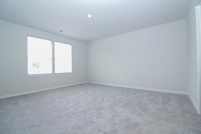 Building Photo - 132 Elegance Wy
