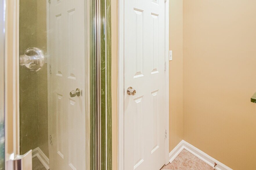 Building Photo - 430 N Ericson Rd