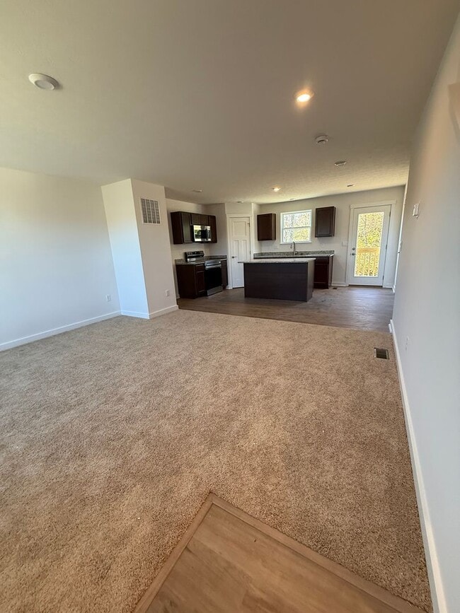 Building Photo - Home for the Holidays!