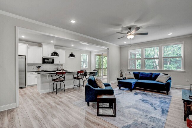 Building Photo - 220 Karlov Rd