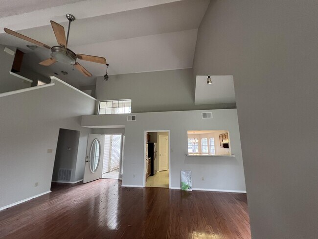 Building Photo - 3210 Festus Dr