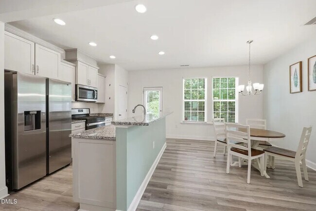 Building Photo - Lease OR Lease to Own