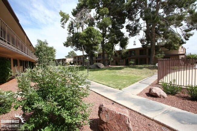 Building Photo - Cozy 1Bdm 1Ba Apartment with Pool Access in Central Las Vegas