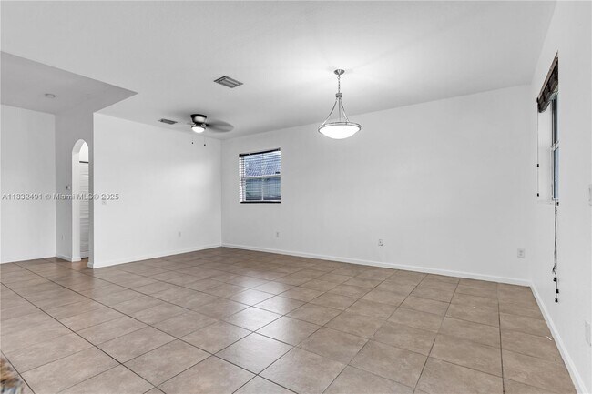 Building Photo - 28381 SW 128th Pl