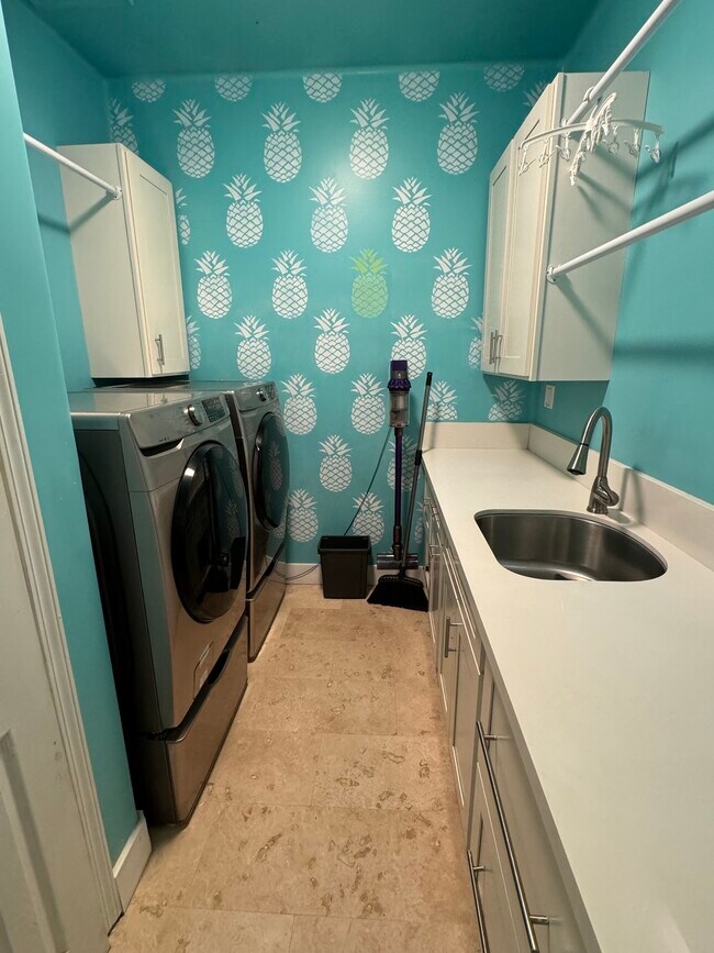 Building Photo - 714-714 Kanalani Pl