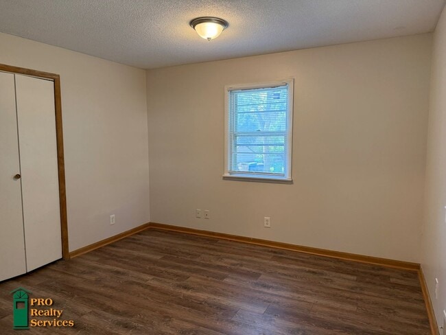 Building Photo - 4 Bedroom Home **Free August Rent with an ...