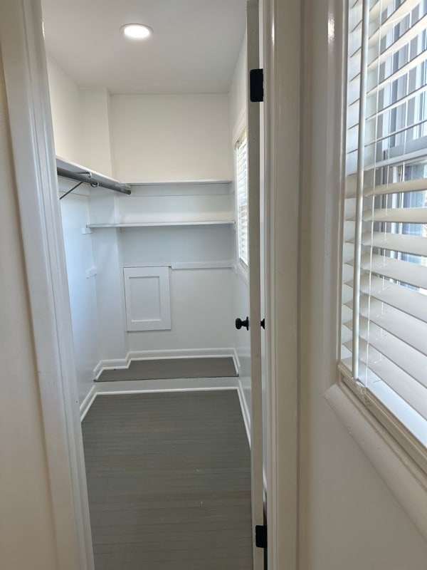 Building Photo - 4233 E 38th St