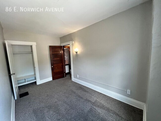 Building Photo - 86 E Norwich Ave