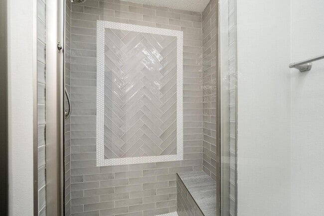 Building Photo - 2412 S Sheffield Cir