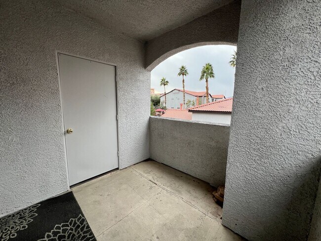 Building Photo - 2615 W Gary Ave