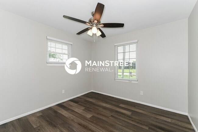 Building Photo - 3 Bedroom Pet-Friendly Home in Cape Coral, FL with Main Street Renewal