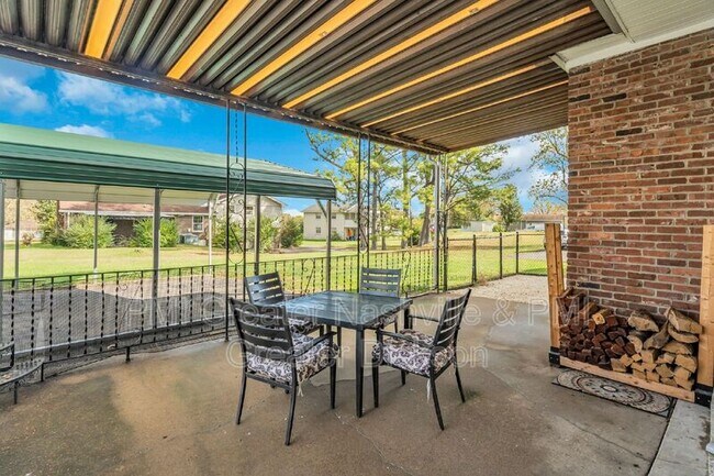 Building Photo - 1217 Shawnee Rd