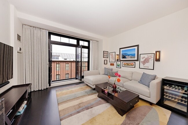 Building Photo - 29 Otis St