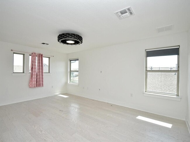 Building Photo - 8608 Bestride Bend