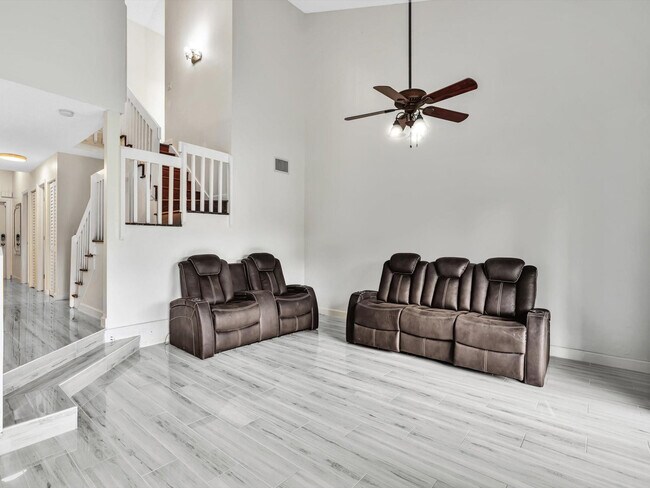 Building Photo - 4182 S Pine Island Rd