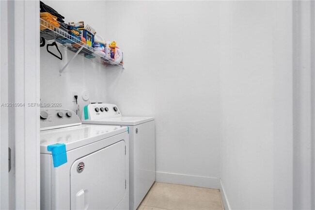 Building Photo - 9915 NW 75th St