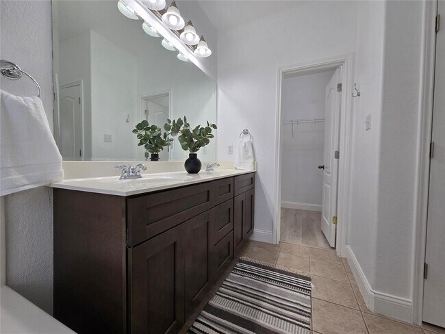 Building Photo - 303 Arrowhead Trail