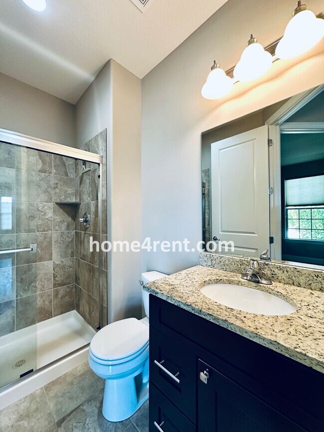 Building Photo - Main Level Primary Bedroom, Updated Kitche...
