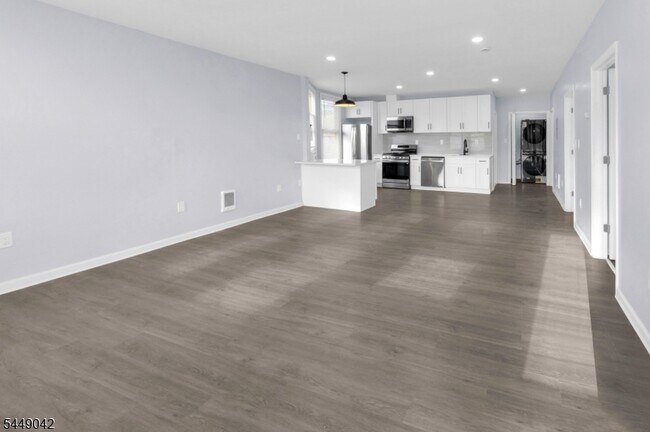 Building Photo - 100 Haledon Ave