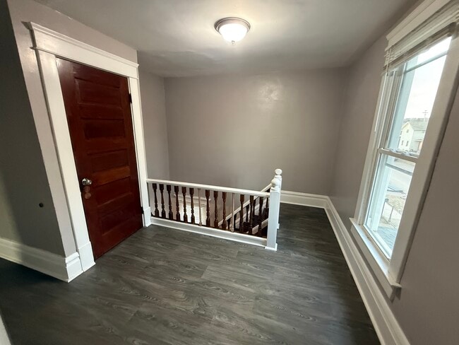 Building Photo - 429 Maple Ave