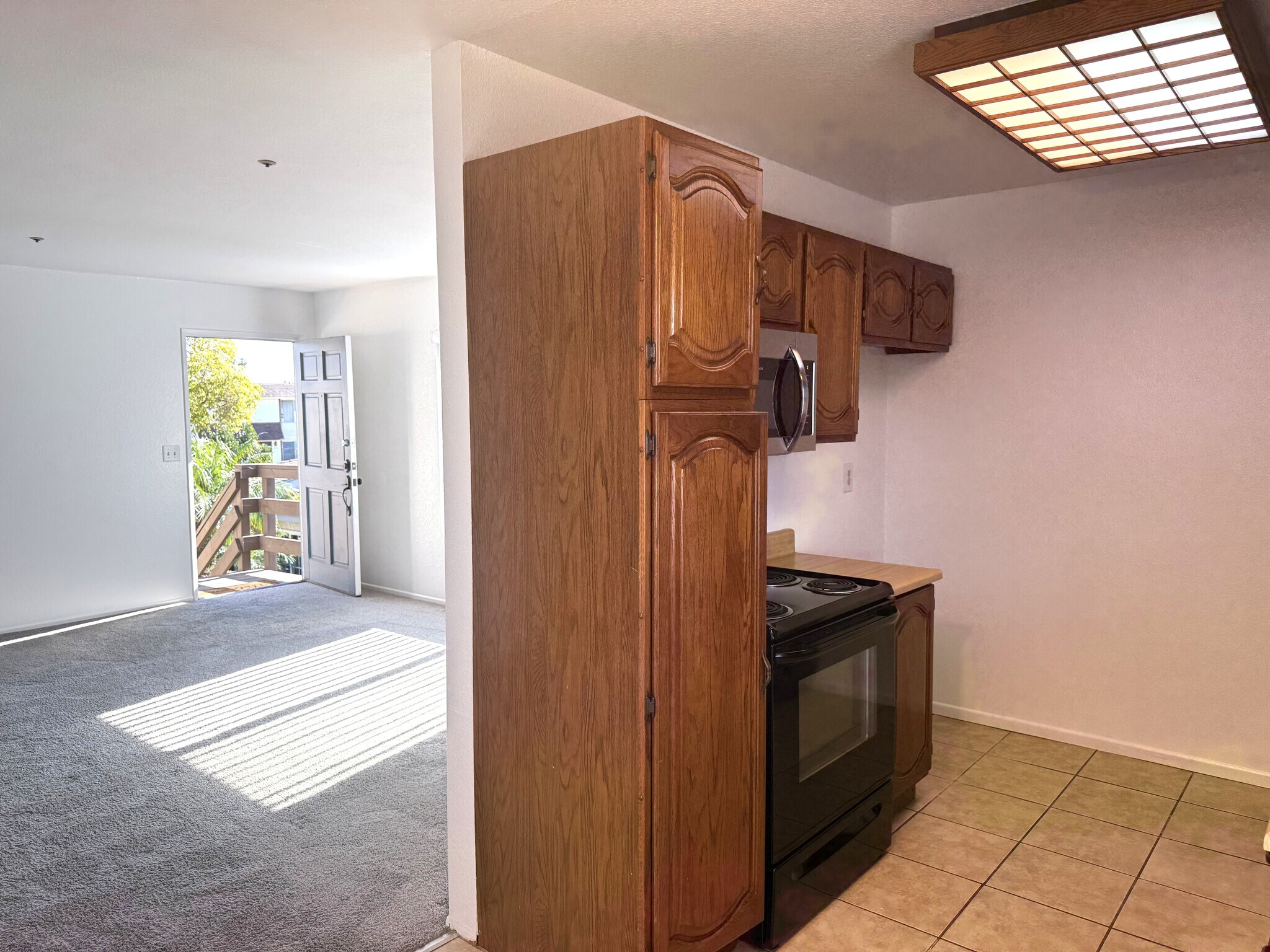 Building Photo - 10777 Walnut St