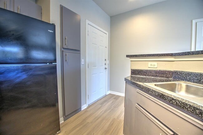 Building Photo - 2320 Gracy Farms Ln