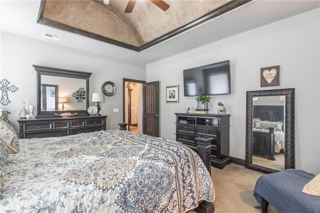 Building Photo - Stunning home in Deer Creek Schools!