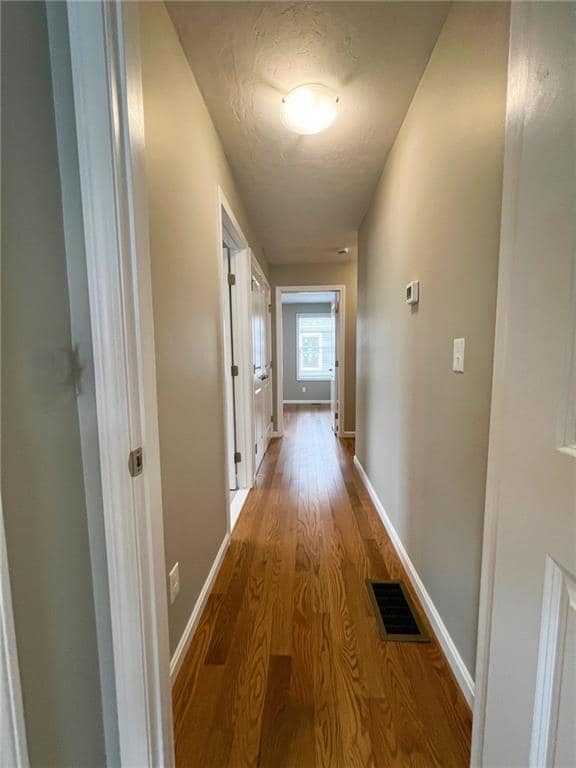Building Photo - 578 Elm St