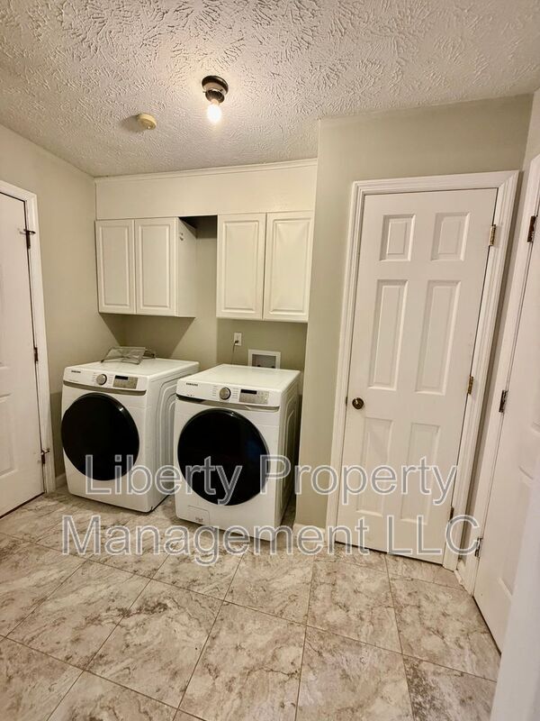 Building Photo - 2958 Walden Rd