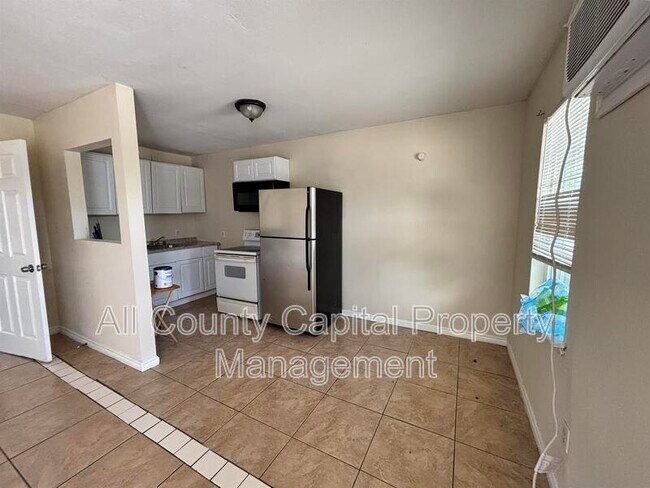 Building Photo - 1208 Bundrant Dr