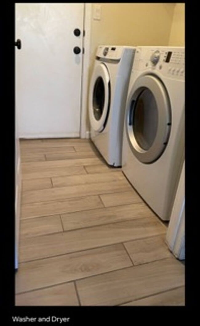 Building Photo - 6 Bedroom, 3 Bathroom Home located in NW a...