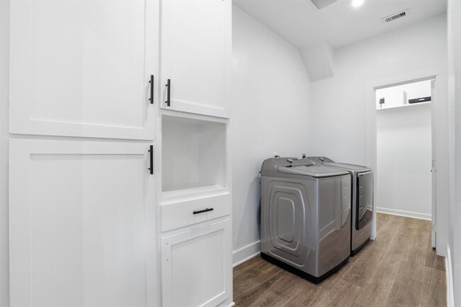 Building Photo - 3411 Nance St