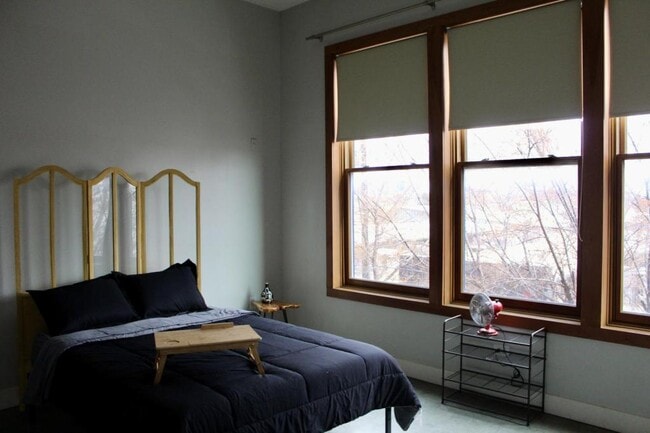 Building Photo - 2502 Live Oak St