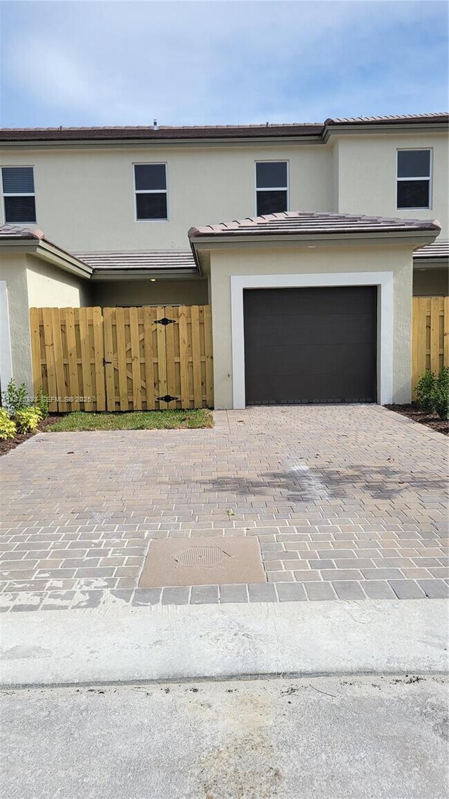 Building Photo - 26430 SW 148th Ct