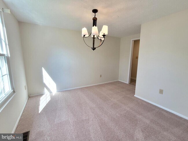 Building Photo - 6712 Grainary Ct