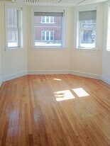 Building Photo - 2206 W Foster Ave